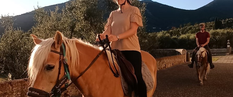 tutti i colori di un'escursione a cavallo